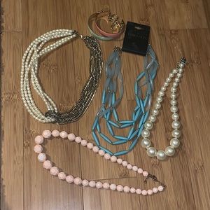 Bundle of fashion jewelry